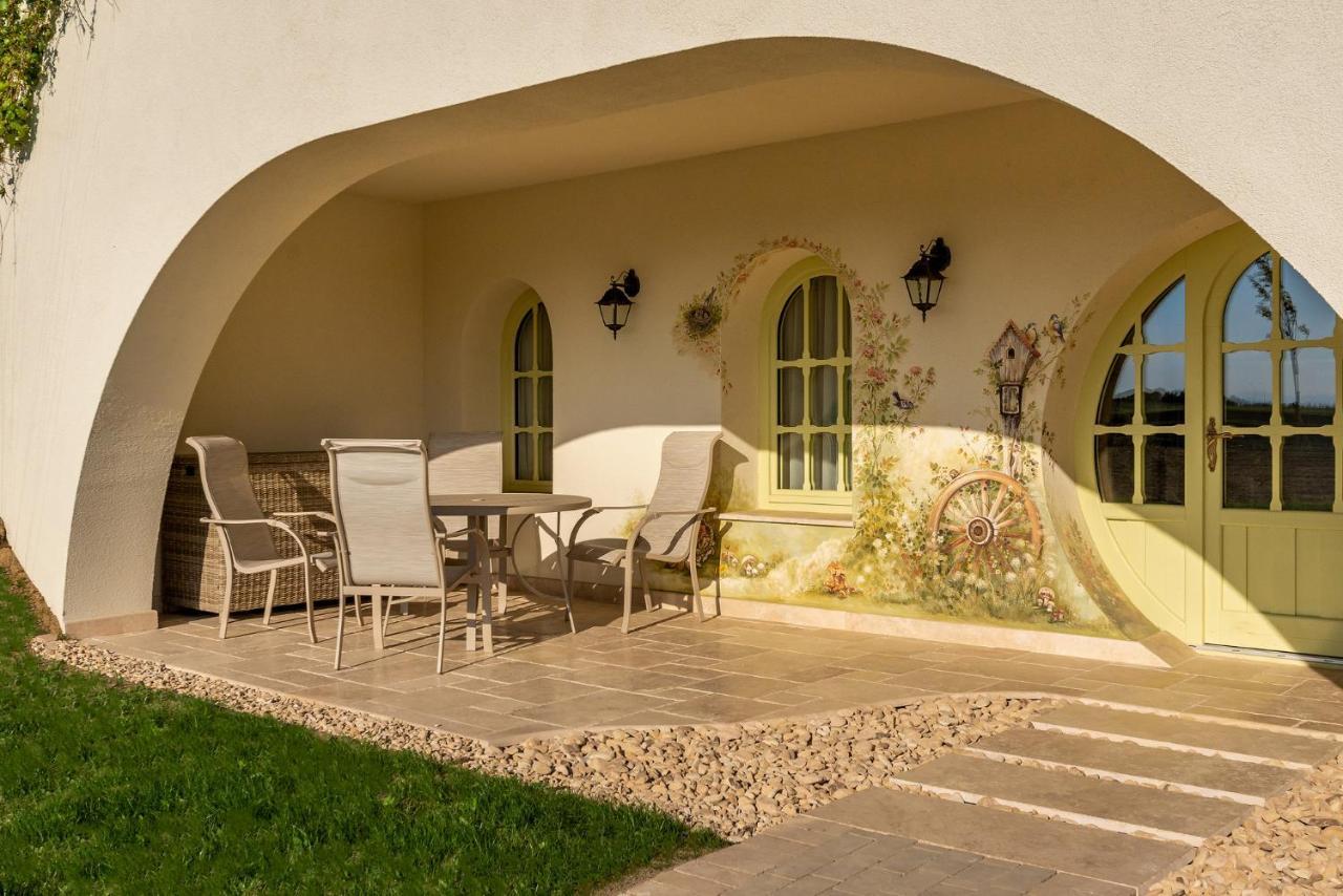 Casa Timis - Wellness & Spa Resort Chitorani Exterior foto The interior of the house